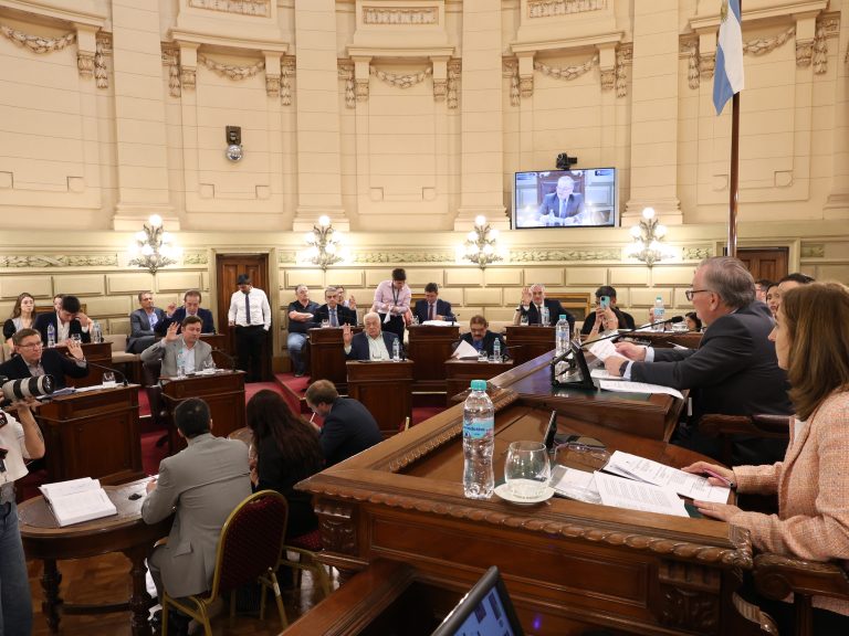 Ley Orgánica de Municipios: diálogo con intendentes, presidentes comunales  y aportes al texto aprobado